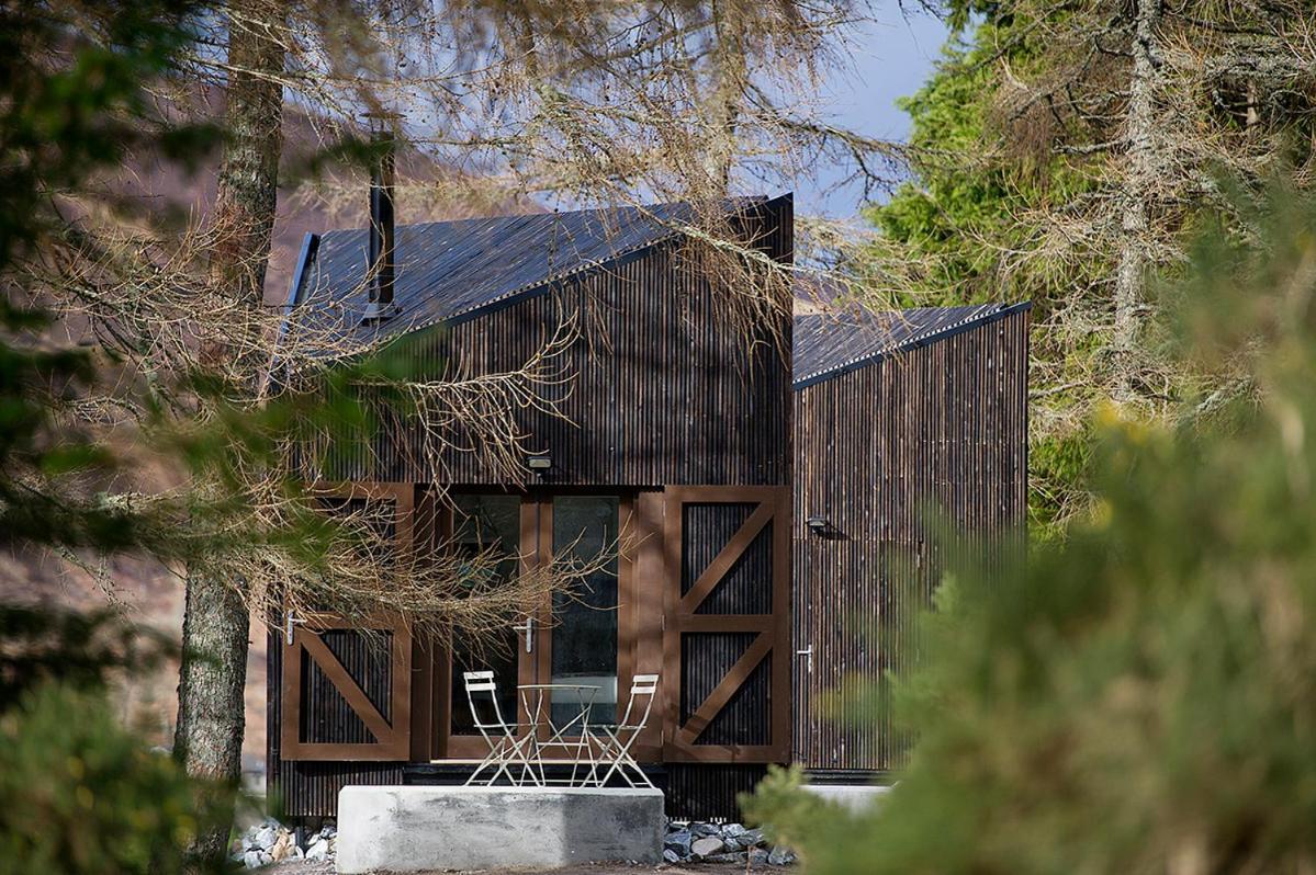 Laggan Bothies Hotel Spean Bridge Exterior photo